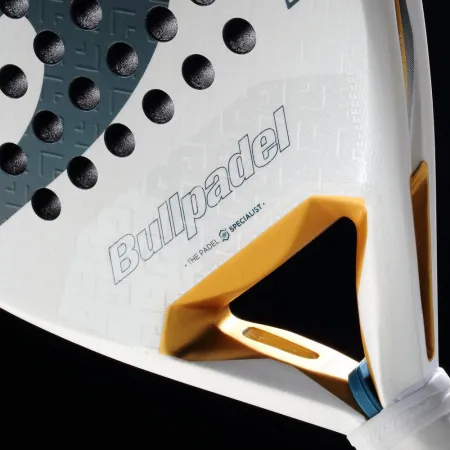 Ракетка для падела BULLPADEL Pearl 26, 493804, для профессионалов, карбон, бело-серый за 35&nbsp;929.50 ₽ купить в Омске